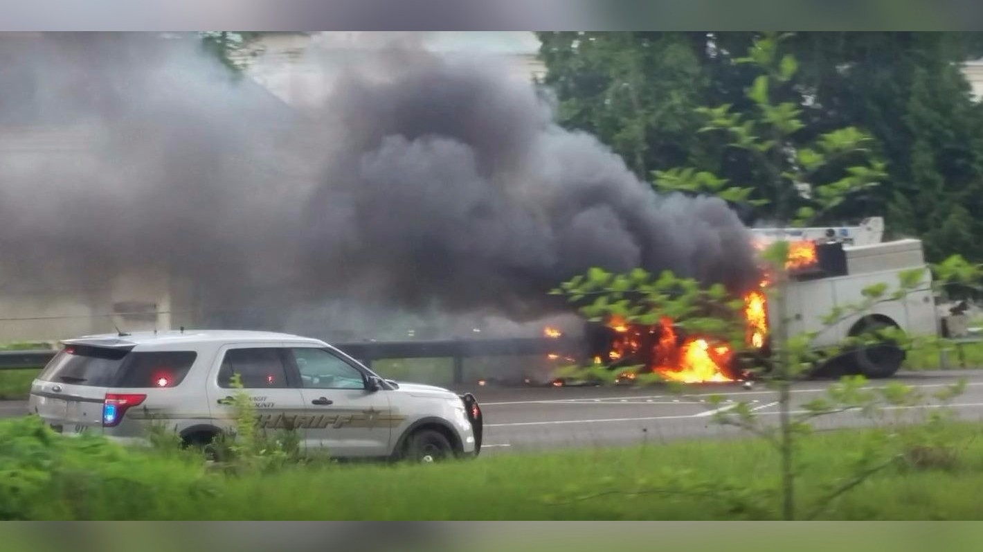 Both lanes of NB I5 back open after fatal crash north of Burlington